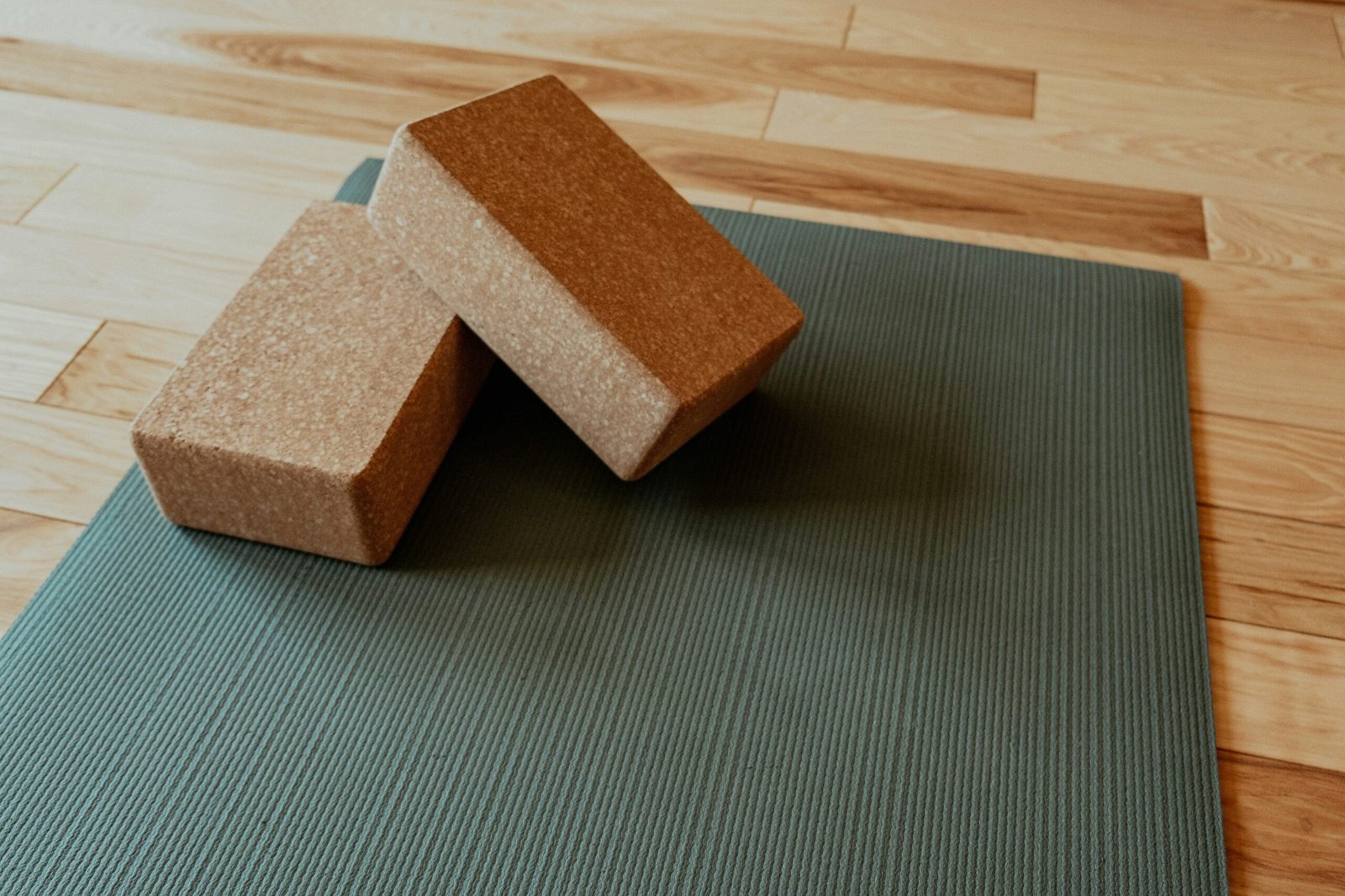 Best yoga mat for hardwood online floors